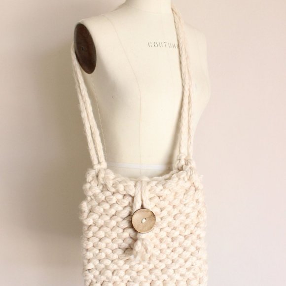 Handknit Tote Bag, Extra Chunky Ivory Yarn Knit, Vintage Wooden Button - Picture 3 of 12